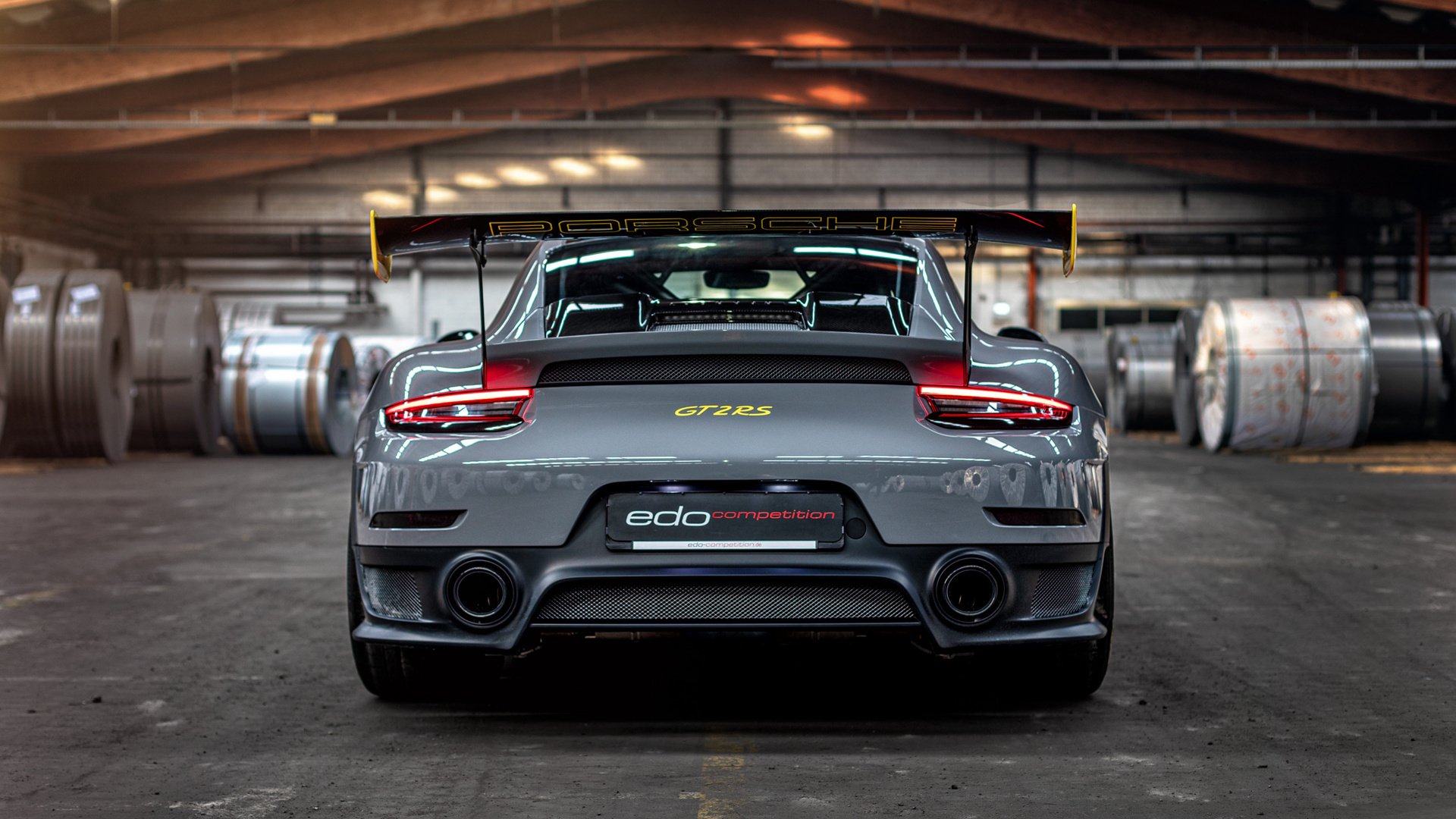 赛道与绿茵的交响，阿圭罗在F1争冠之夜的关键先生启示