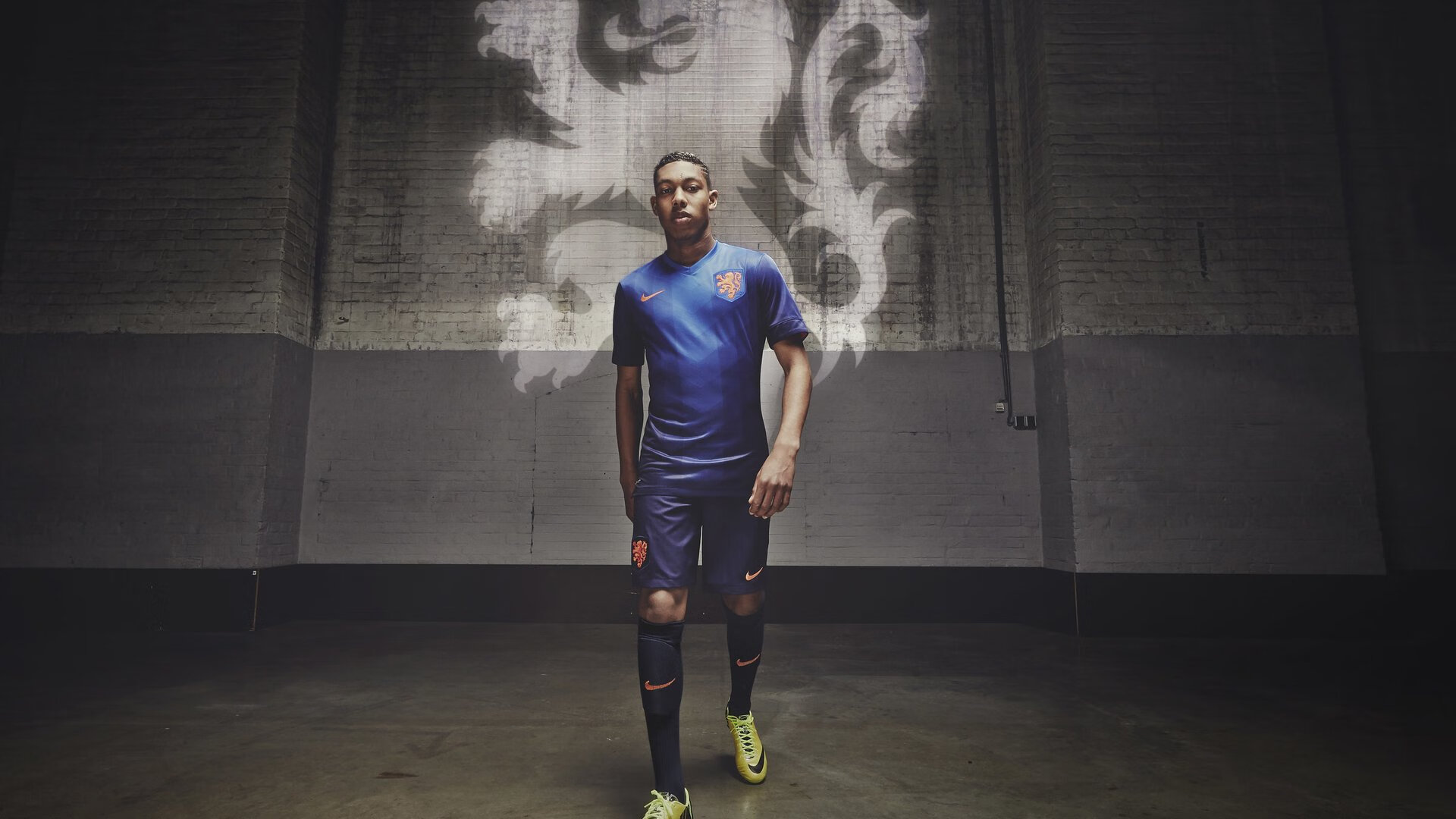 帕尔默对手完全无解，伊拉克粉碎秘鲁，足球世界里的双重奇迹