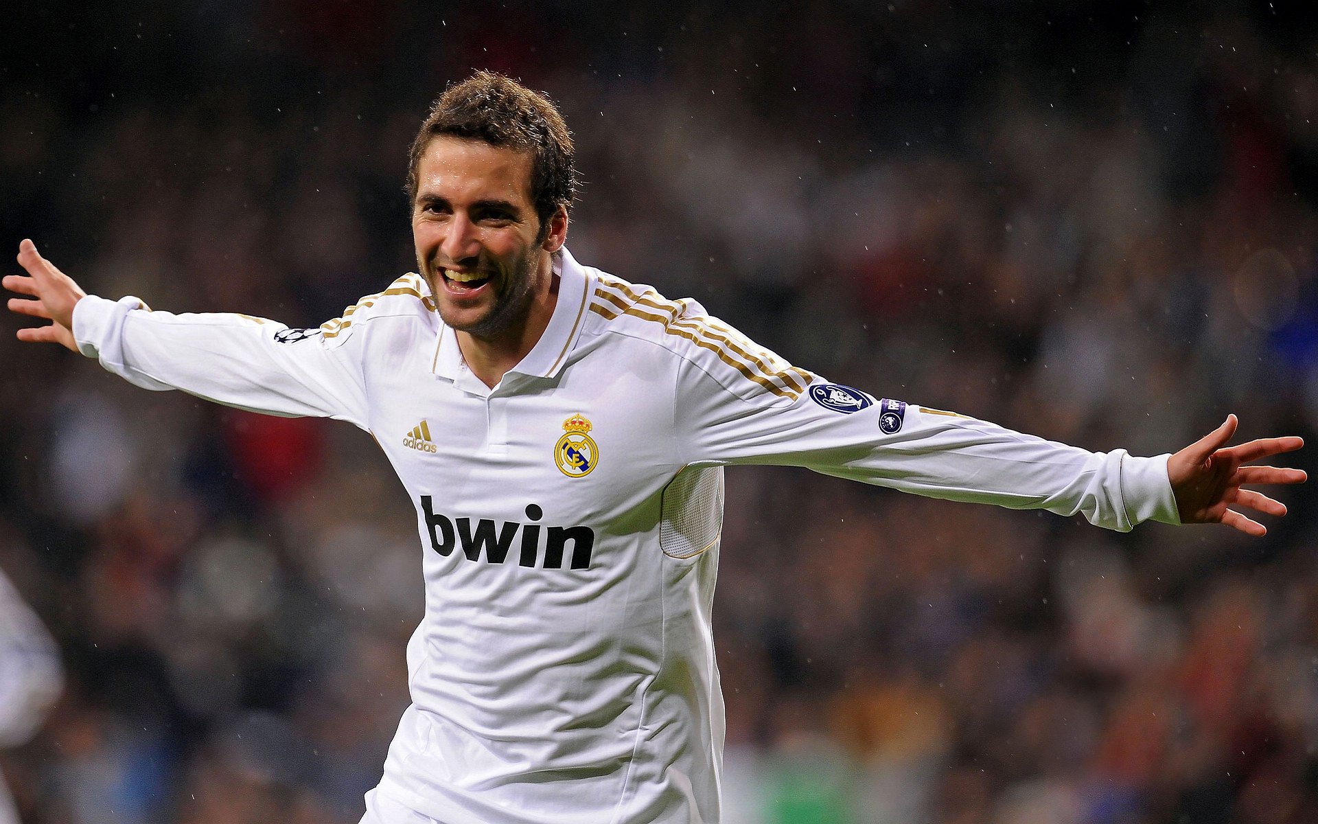 赛道上的绝对统治，穆勒在F1年度争冠之夜的传奇时刻