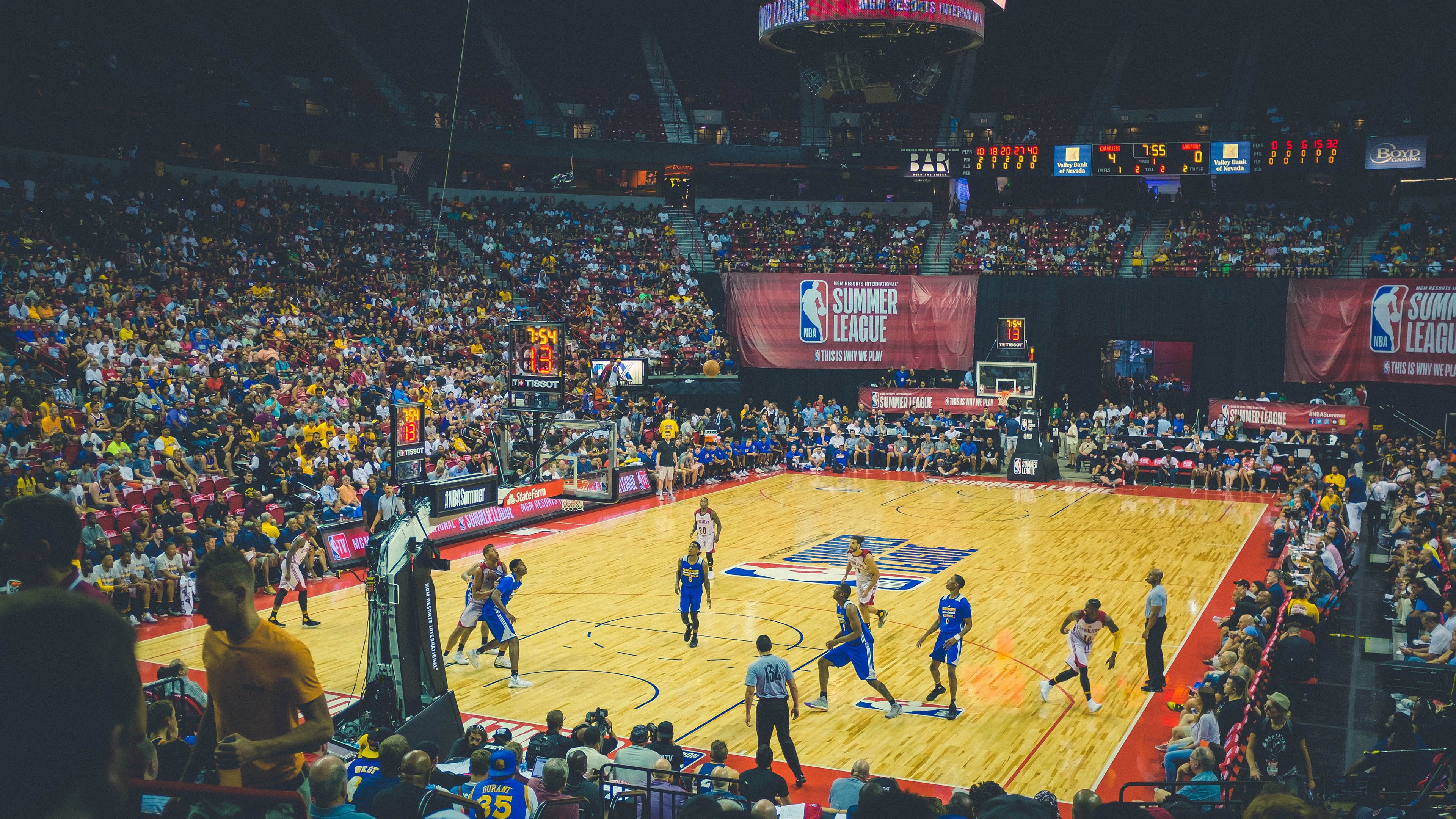 当F1引擎点燃巴林夜空，塔图姆的稳定输出如何诠释竞技体育的终极哲学