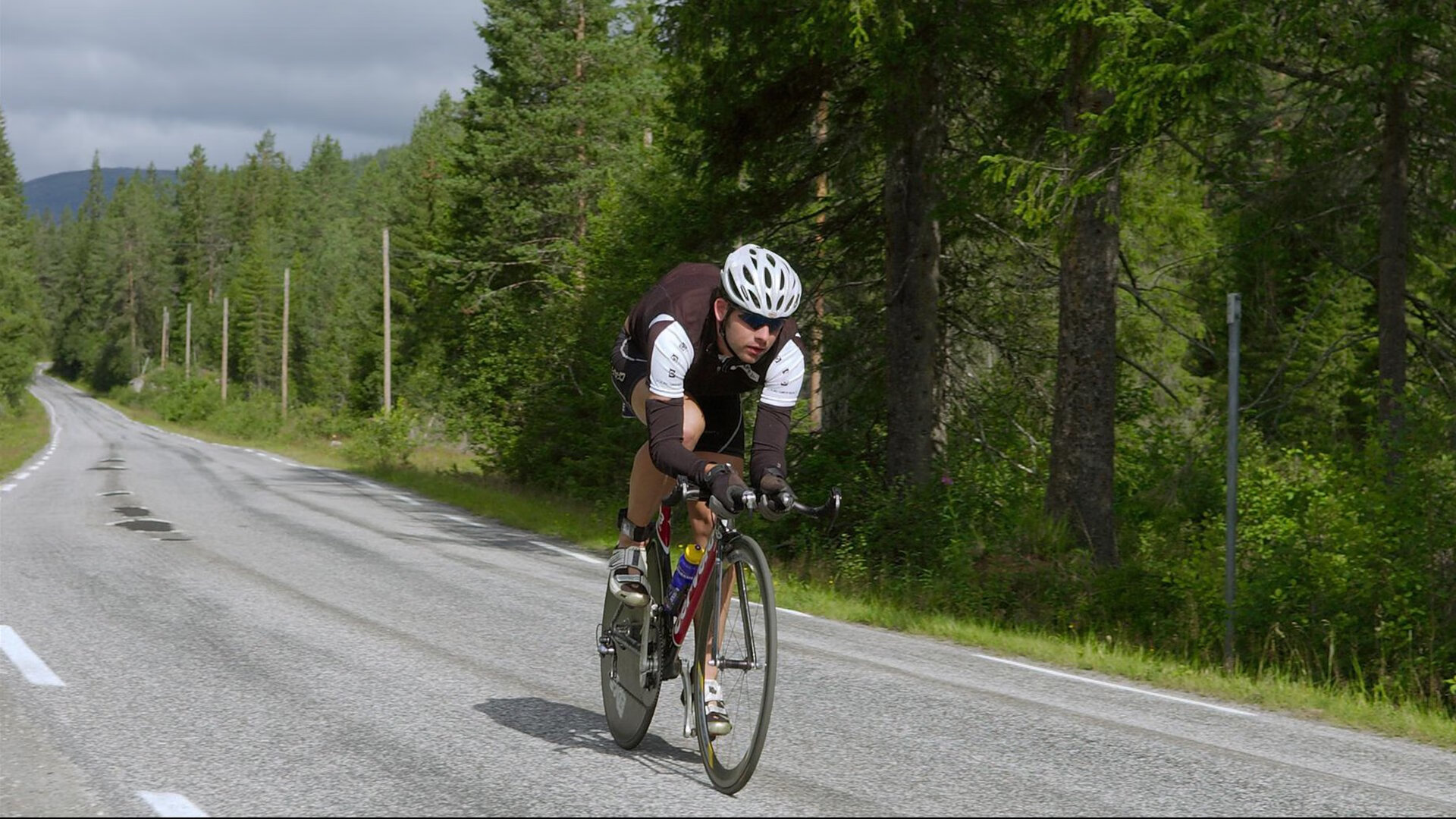 巴黎奥运羽球赛场，法国队轻取印度队，安赛龙惊艳四座演绎王者风范